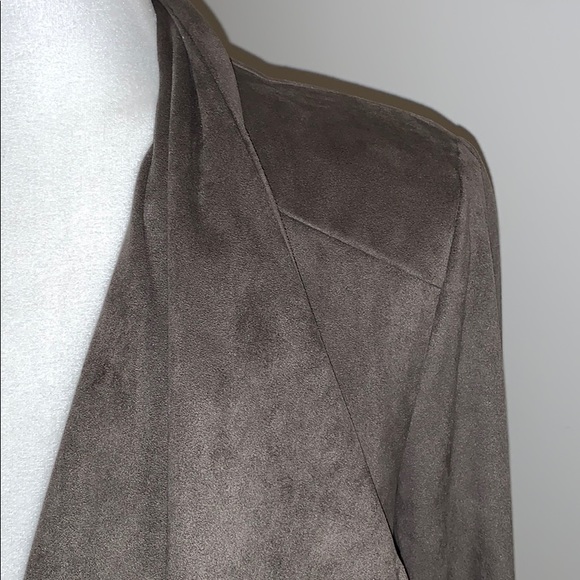 GF Jacket - Picture 2 of 8